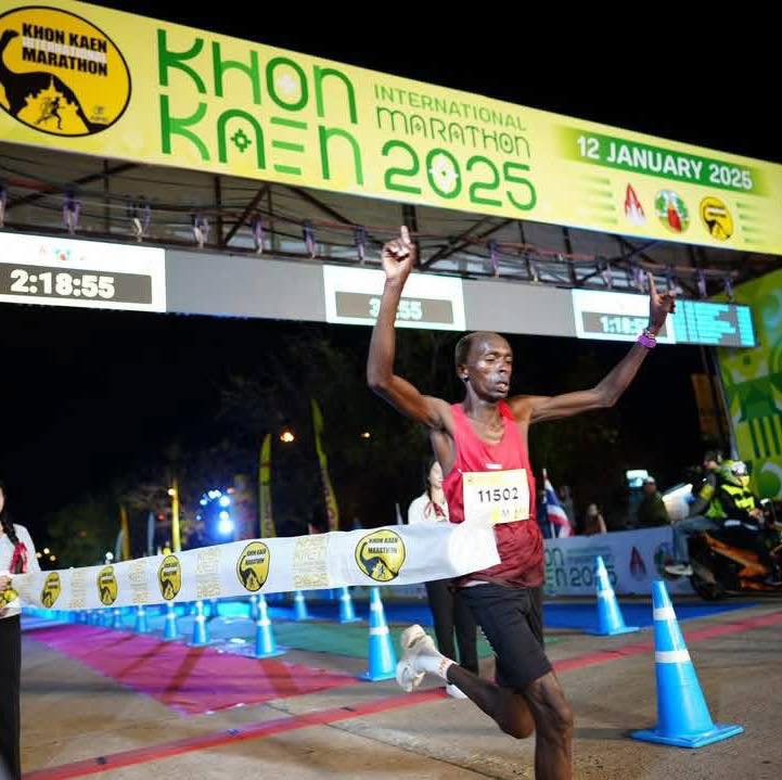 FLASH NEWS!!! Barnabas Kiplimo came in 1st with a time of 2:18:55 wearing Nirun